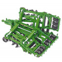 Tractor John Deere con cutivador amazone
