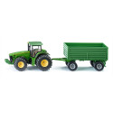 Tractor John Deere con remolque