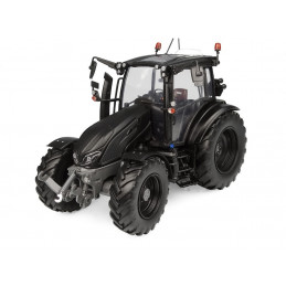 Tractor Valtra G135 Unlimited a escala 1:32 en acabado negro mate de alta calidad para coleccionistas.