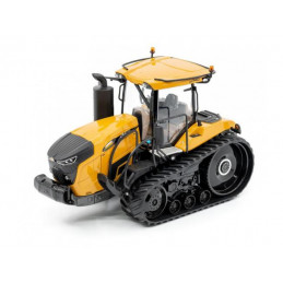 Réplica a escala 1:32 del tractor Challenger MT 867 en metal y plástico con detalles realistas de alta precisión.