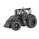 Réplica a escala 1:32 del tractor Valtra Q 305 de Britains para coleccionistas.