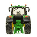 Réplica a escala 1:32 del tractor John Deere 6120M de Britains para coleccionistas.