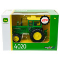 Réplica a escala 1:32 del tractor clásico John Deere 4020 de Britains para coleccionistas.