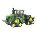 Tractor articulado John Deere 9RX 640 a escala 1:32 de Britains con orugas realistas para coleccionistas.
