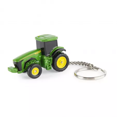 Llavero detallado del tractor John Deere 8R 410 de Britains para coleccionistas de maquinaria agrícola.