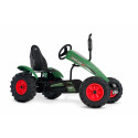 Kart de pedales BERG XL Fendt BFR con diseño de tractor y asiento ajustable para niños.