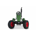 Kart de pedales BERG XL Fendt BFR con diseño de tractor y asiento ajustable para niños.