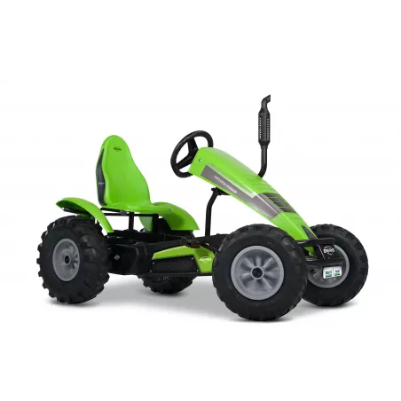 Kart de pedales Berg XL Deutz-Fahr BFR con diseño de tractor agrícola para niños.