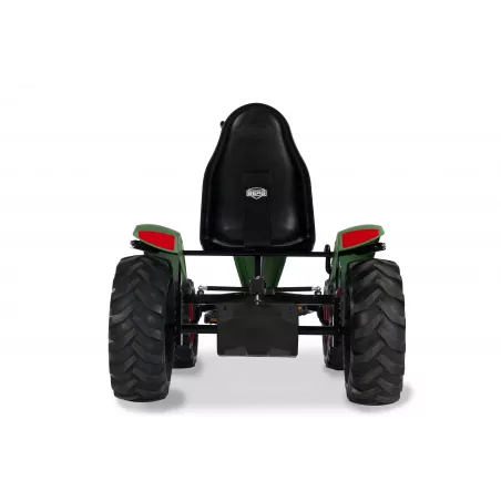 Kart de pedales BERG XXL Fendt BFR con chasis extragrande y diseño de tractor para aventuras al aire libre.