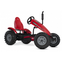 Kart de pedales BERG XL Case IH BFR-3 con diseño de tractor y sistema de tres marchas.