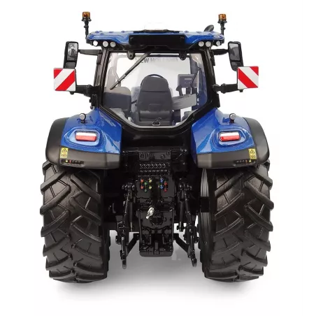 Miniatura a escala 1:32 del tractor New Holland T7.300 Blue Power Auto Command 2023 para coleccionistas.