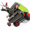 Miniatura Claas Variant 580 RF a escala 1:32 de Universal Hobbies, réplica detallada de maquinaria agrícola.
