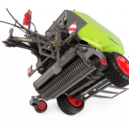 Miniatura Claas Variant 580 RF a escala 1:32 de Universal Hobbies, réplica detallada de maquinaria agrícola.