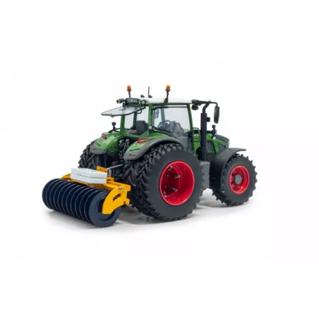 Tractor Fendt 620 Vario a escala 1:32 con doble rueda y apero Holaras Stego 285-PRO para coleccionistas.
