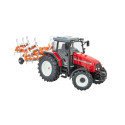 Tractor Massey Ferguson a escala 1:32 con cultivador de juguete Britains.