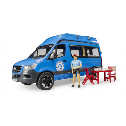 Furgoneta camper de juguete Mercedes-Benz Sprinter de Bruder a escala 1:16 con figura de conductor.
