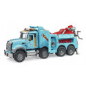 Camión-grúa de rescate MACK Granite de Bruder a escala 1:16 con brazo telescópico y detalles realistas.