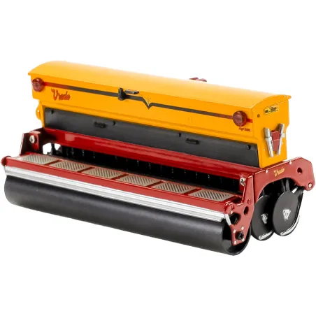 Réplica a escala 1:32 de la sembradora de pastos VREDO Agri 290 para coleccionistas y dioramas agrícolas.