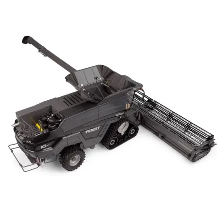 Réplica a escala 1:32 de la cosechadora Fendt IDEAL 10T de Universal Hobbies para coleccionistas.