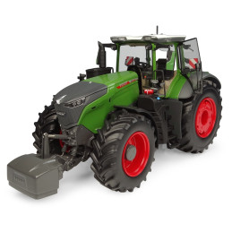 Réplica a escala 1:32 del tractor Fendt 1052 Vario 2026 de Universal Hobbies para coleccionistas.
