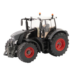 Tractor Fendt 826 Vario Black Beauty edición limitada a escala 1:32 de Britains en color negro.