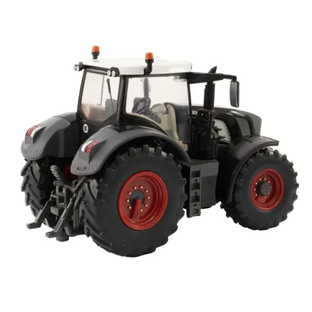 Tractor Fendt 826 Vario Black Beauty edición limitada a escala 1:32 de Britains en color negro.