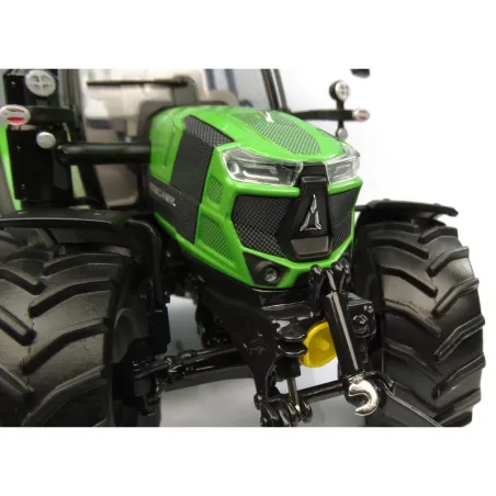 Tractor Deutz-Fahr 6150.4 RV Shift a escala 1:32, miniatura de metal detallada para coleccionistas.