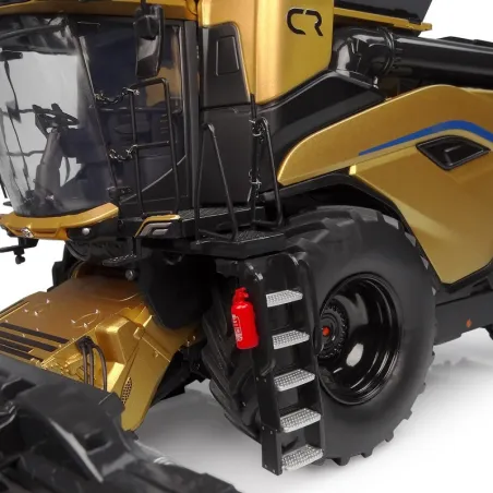 Réplica a escala 1:32 de la cosechadora New Holland CR11 Edición Oro en metal para coleccionistas.