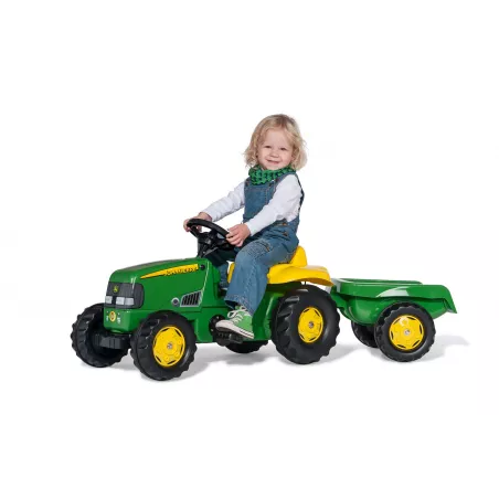 Tractor John Deere con remolque a pedales