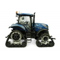 Tractor New Holland T7.225 azul a escala 1:32 de metal, réplica coleccionable de Universal Hobbies.