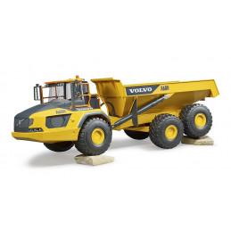 Camión dumper articulado de juguete Volvo A60H de Bruder a escala 1:16 con volquete funcional.