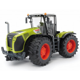 Tractor de juguete Claas Xerion 5000 de Bruder a escala 1:16 con cabina giratoria y neumáticos perfilados.