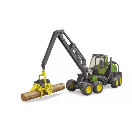 Juguete procesadora forestal John Deere 1270G de Bruder a escala 1:16 con un tronco.