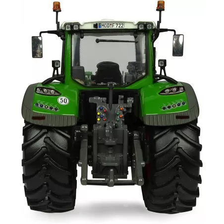 Miniatura de tractor Fendt 722 con pala a escala 1:32 de Universal Hobbies fabricada en metal.