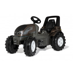 Tractor a pedales infantil Rolly Farmtrac Premium Valtra con asiento ajustable para juegos al aire libre.