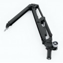 Pluma procesadora John Deere de juguete Bruder a escala 1:16 para recrear tareas forestales.