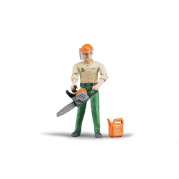 Trabajador forestal con accesorios