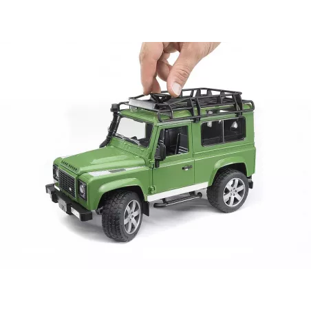 Juguete Land Rover Station Wagon a escala 1:16 fabricado en plástico ABS de alta calidad.