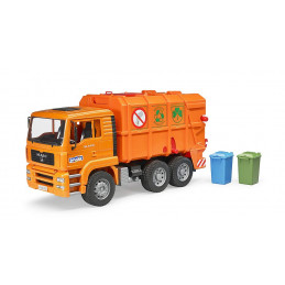 Camión de basura de juguete MAN TGA naranja a escala 1:16 con funciones de carga y descarga.