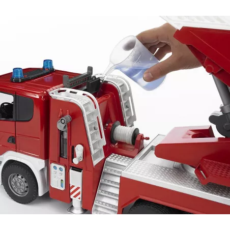 Camión de bomberos de juguete SCANIA de Bruder a escala 1:16 fabricado en plástico ABS.
