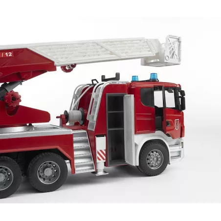 Camión de bomberos de juguete SCANIA de Bruder a escala 1:16 fabricado en plástico ABS.