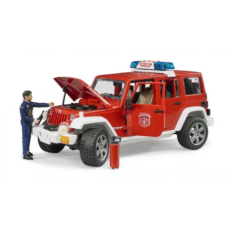 Jeep Wrangler de bomberos de juguete Bruder con figura de bombero y luces de emergencia.