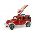 Jeep Wrangler de bomberos de juguete Bruder con figura de bombero y luces de emergencia.