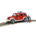 Jeep Wrangler de bomberos de juguete Bruder con figura de bombero y luces de emergencia.