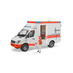 Ambulancia de juguete MB Sprinter de Bruder con luces, sonido y camilla para niños.