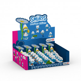 Set de 30 figuras coleccionables de los Pitufos de Schleich en su expositor oficial de 2021.