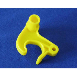 Gancho de bloqueo amarillo de plástico resistente, repuesto original para vehículos de pedales Rolly Toys.
