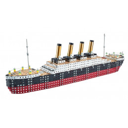 Maqueta metálica detallada del barco Titanic de 68 cm y 1871 piezas para modelismo y colección.