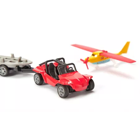 Buggy de juguete de metal con remolque y avión deportivo Siku de alas plegables.