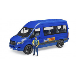 Juguete Mercedes-Benz Sprinter Transfer de Bruder con figura de conductor y puerta corredera.